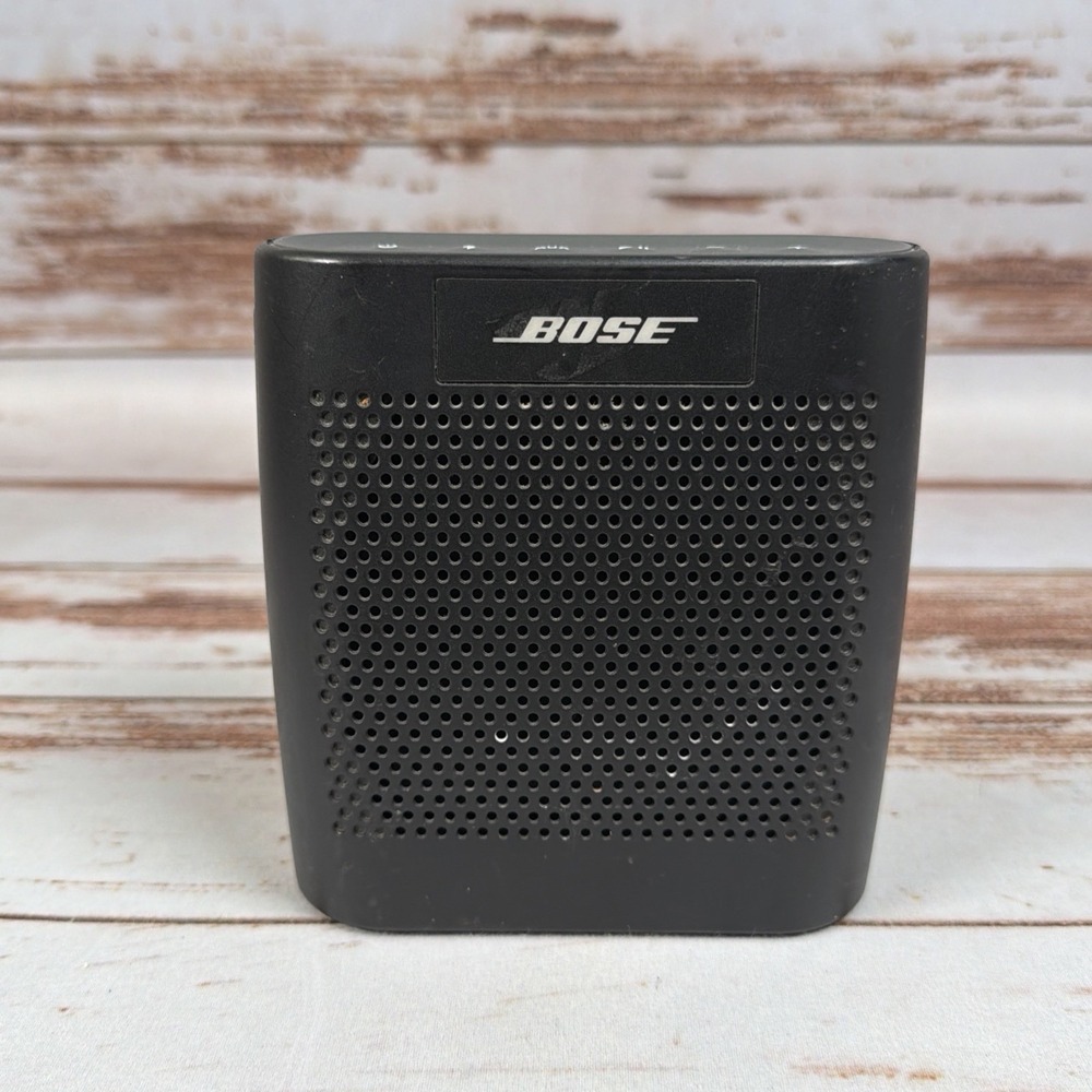Bose SoundLink Color Bluetooth Speaker Black 415859 FOR PARTS Won't Power Off